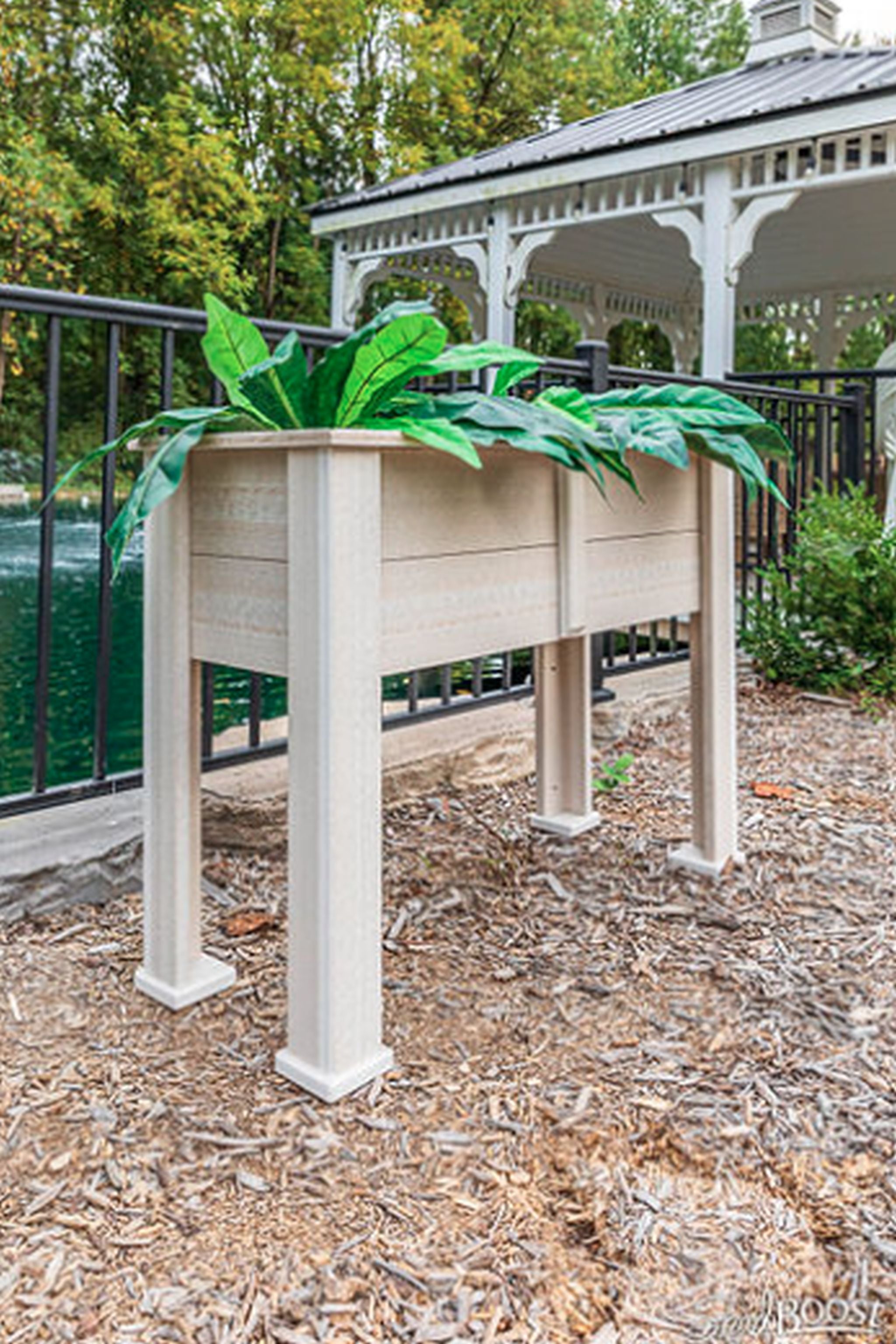 Amish made outdoor poly planters, premium quality furniture accessories designed for durability, weather resistance, and stylish outdoor décor